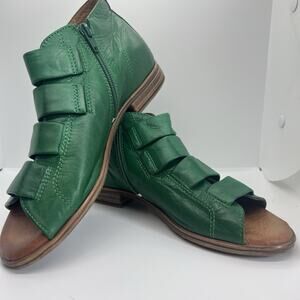 Miz Mooz Dewdrop Green Leather Sandals EU 38 Women 7.5 8 Zip Casual Dressy